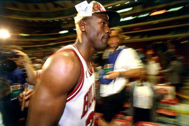 35岁法国裁判莱特西尔当选IFFHS年度最佳裁判